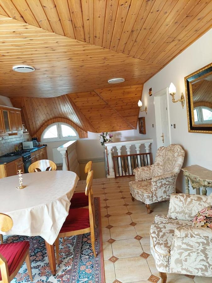 Gombos Apartman Apartment Hajduszoboszlo Bagian luar foto