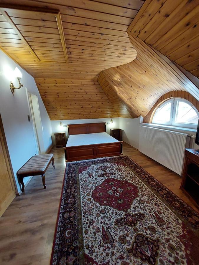 Gombos Apartman Apartment Hajduszoboszlo Bagian luar foto