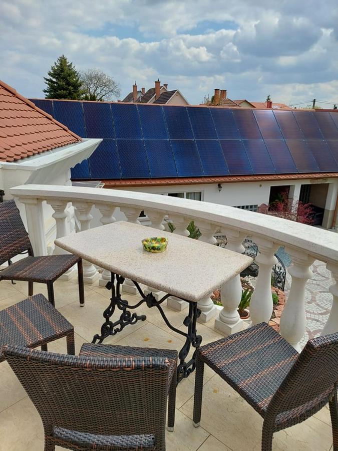 Gombos Apartman Apartment Hajduszoboszlo Bagian luar foto