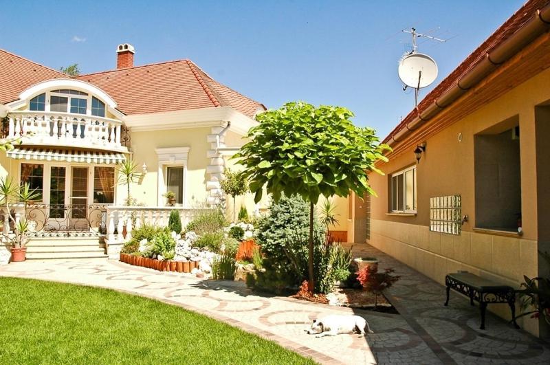 Gombos Apartman Apartment Hajduszoboszlo Bagian luar foto