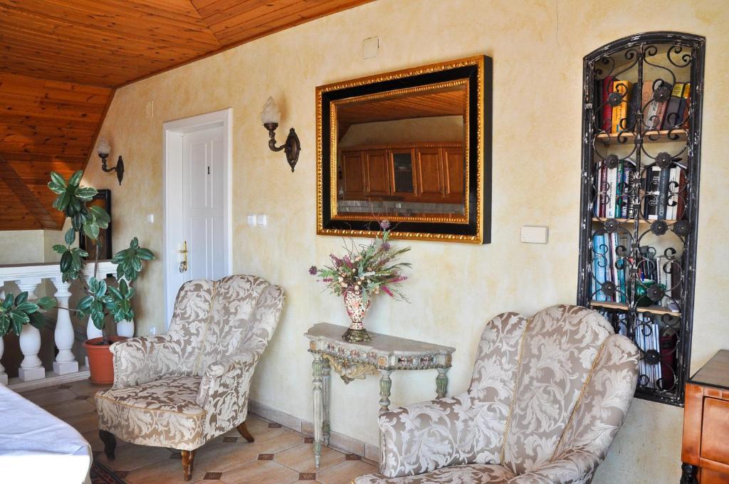 Gombos Apartman Apartment Hajduszoboszlo Bagian luar foto